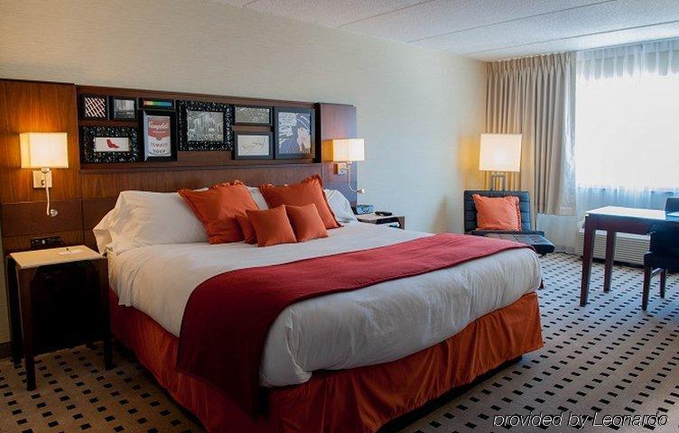 Delta Hotels By Marriott Utica Extérieur photo