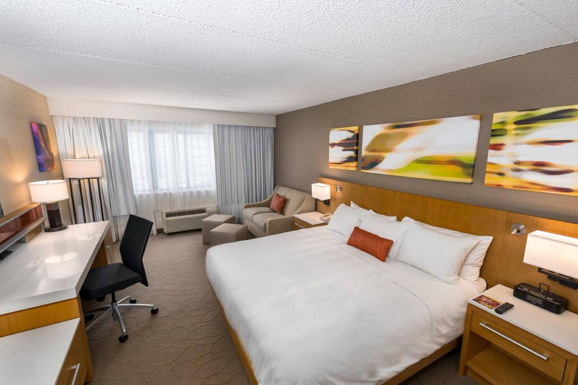 Delta Hotels By Marriott Utica Extérieur photo