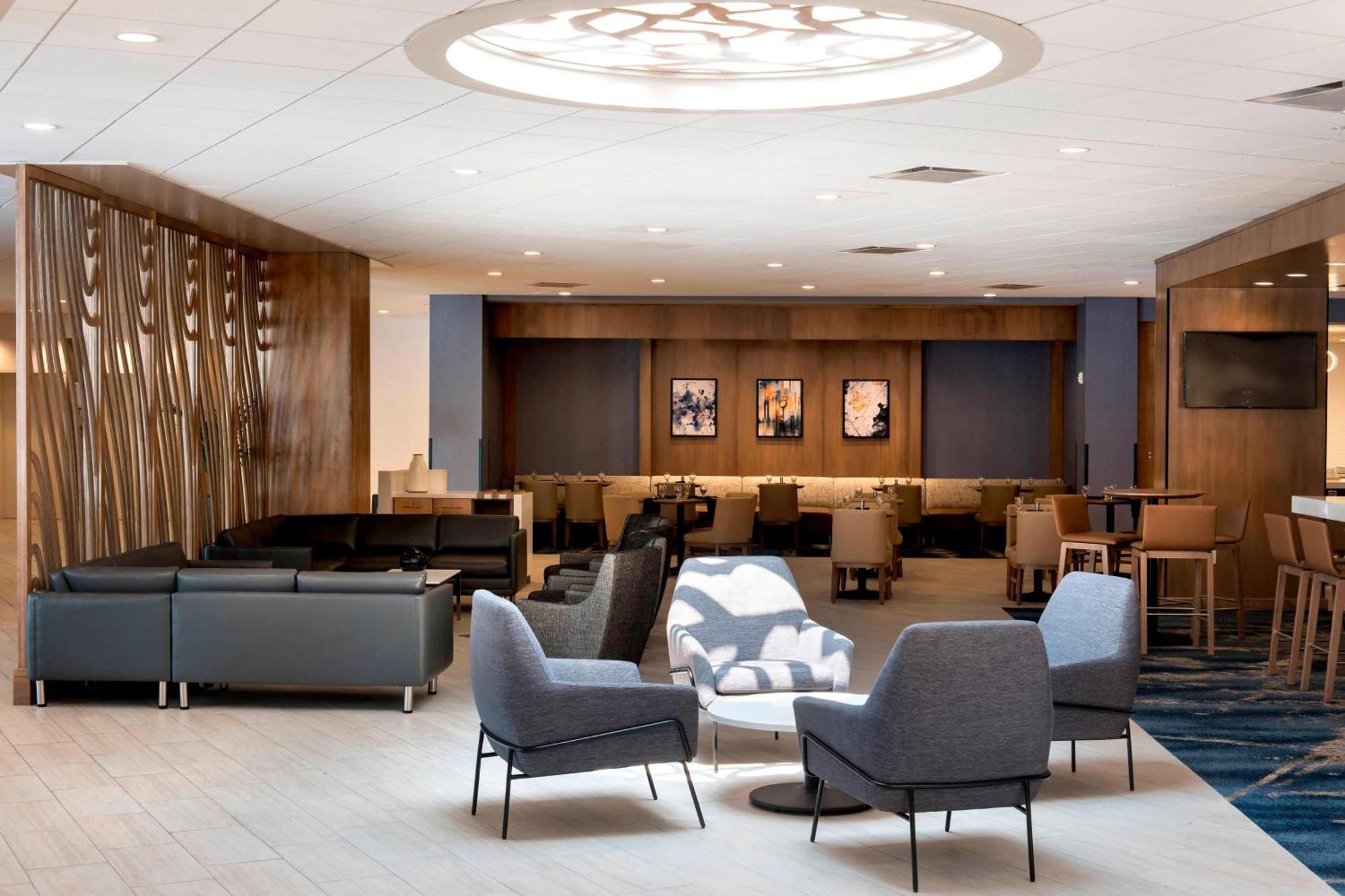Delta Hotels By Marriott Utica Extérieur photo