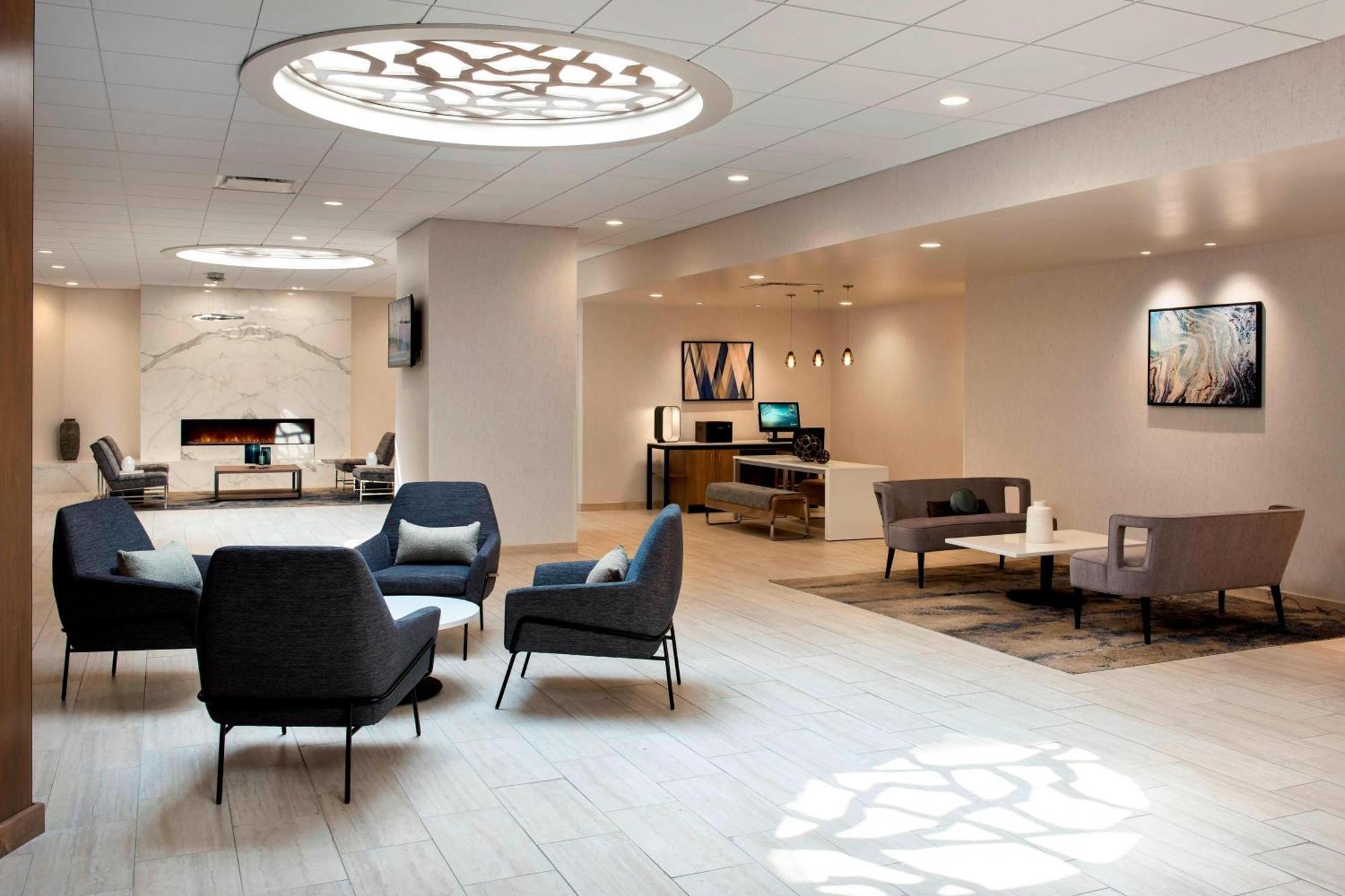 Delta Hotels By Marriott Utica Extérieur photo