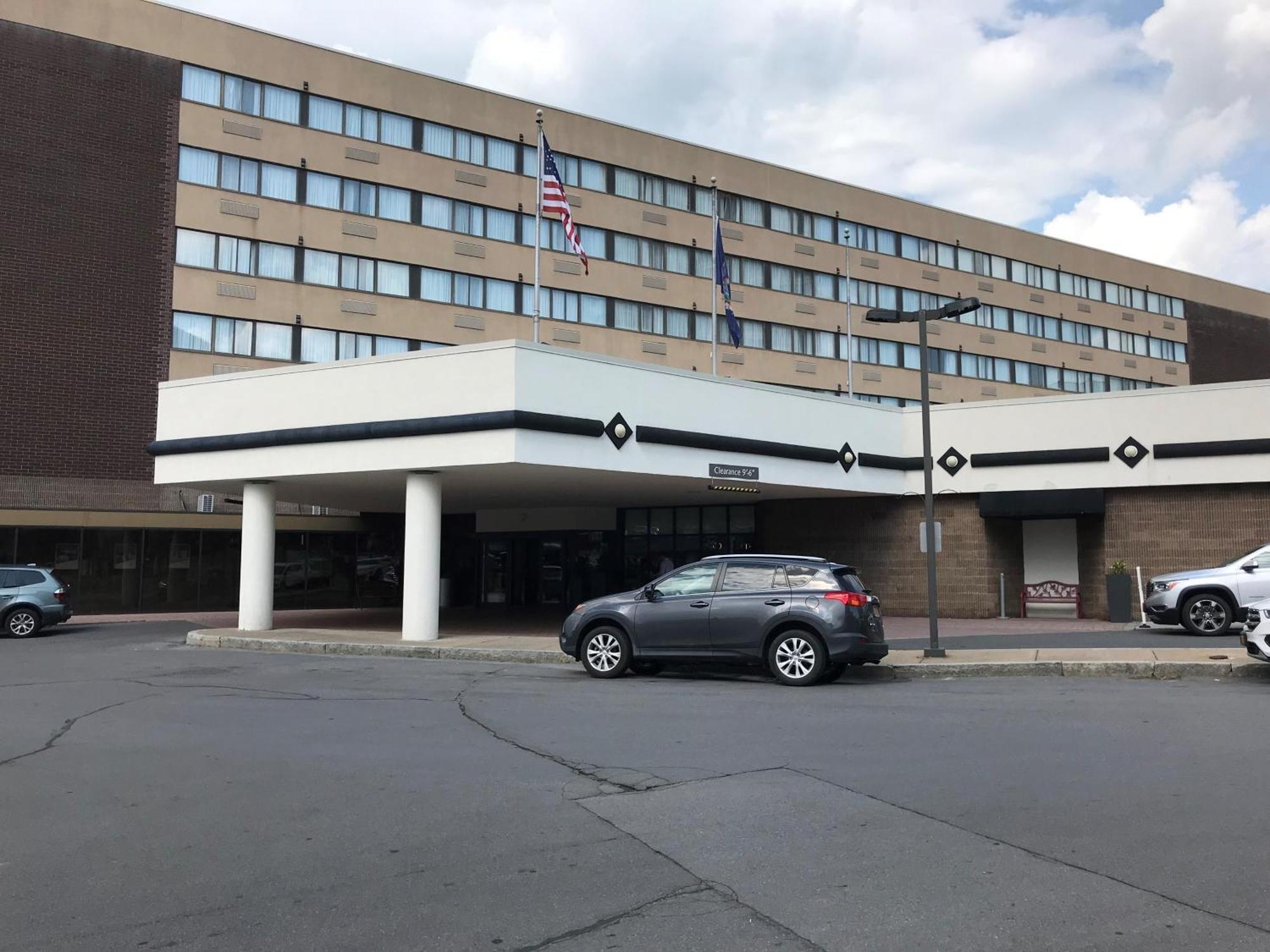 Delta Hotels By Marriott Utica Extérieur photo